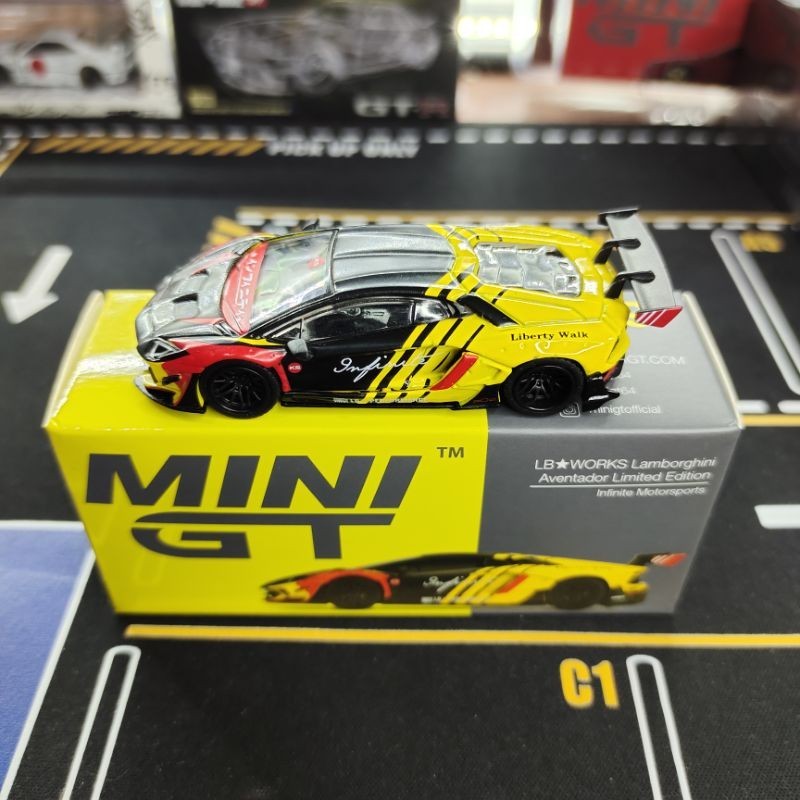 Mini GT LBWK LAMBORGHINI AVENTADOR INFINITE MOTORSPORT