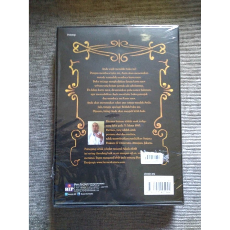 

Buku Meramal Semudah Membalik Kartu Tarot