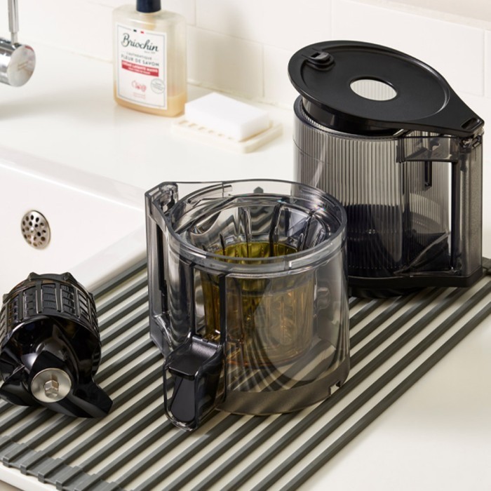 Informa - Hurom Slow Juicer H-300E - Abu-Abu Titanium Termurah Terlaris Promo