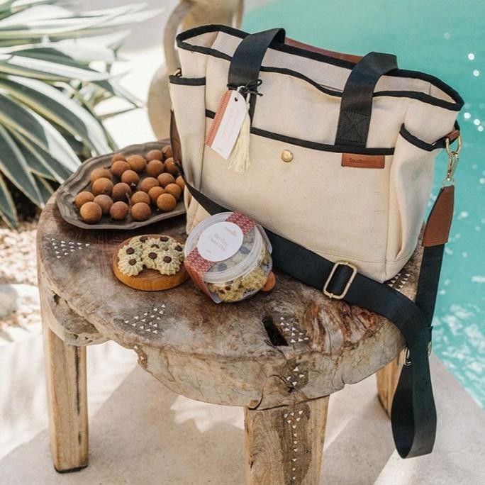 

Barang Terlaris Zahra - Hampers Lebaran 2024 | Hampers Ramadan | Shockitgow