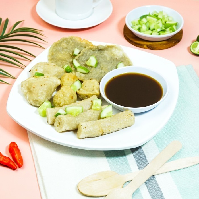 

Uinn - Pempek Palembang Frozen Isi 10 Indonesian Food Pempek Mini