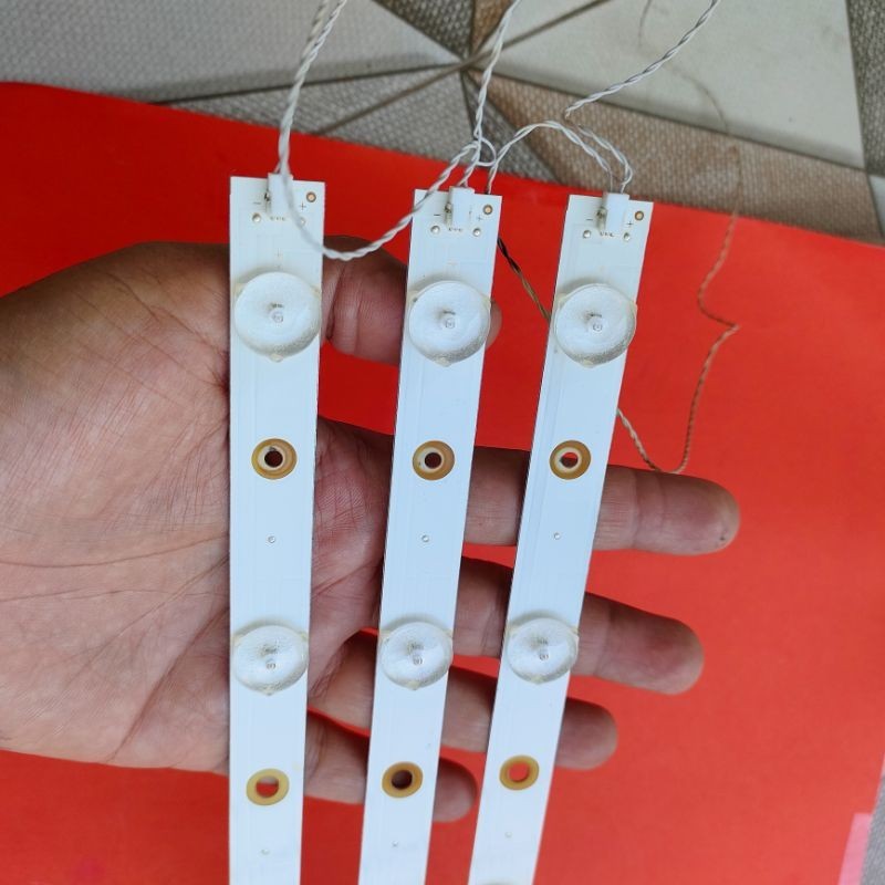 BL BACKLIGTH P0LYTRON PLD 32T7511 PLD32T7511 original cabutan normal