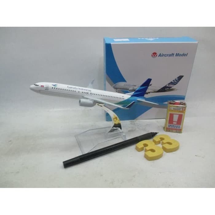 MINIATUR PAJANGAN PESAWAT AIRCRAFT MODEL GARUDA INDONESIA PK-GPF