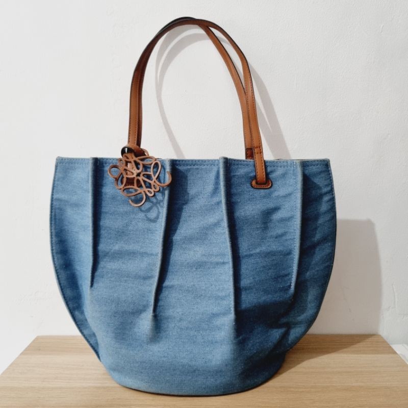 Loewe x paula's ibiza shell denim tote bag tas loewe tote bag bukan tory burch