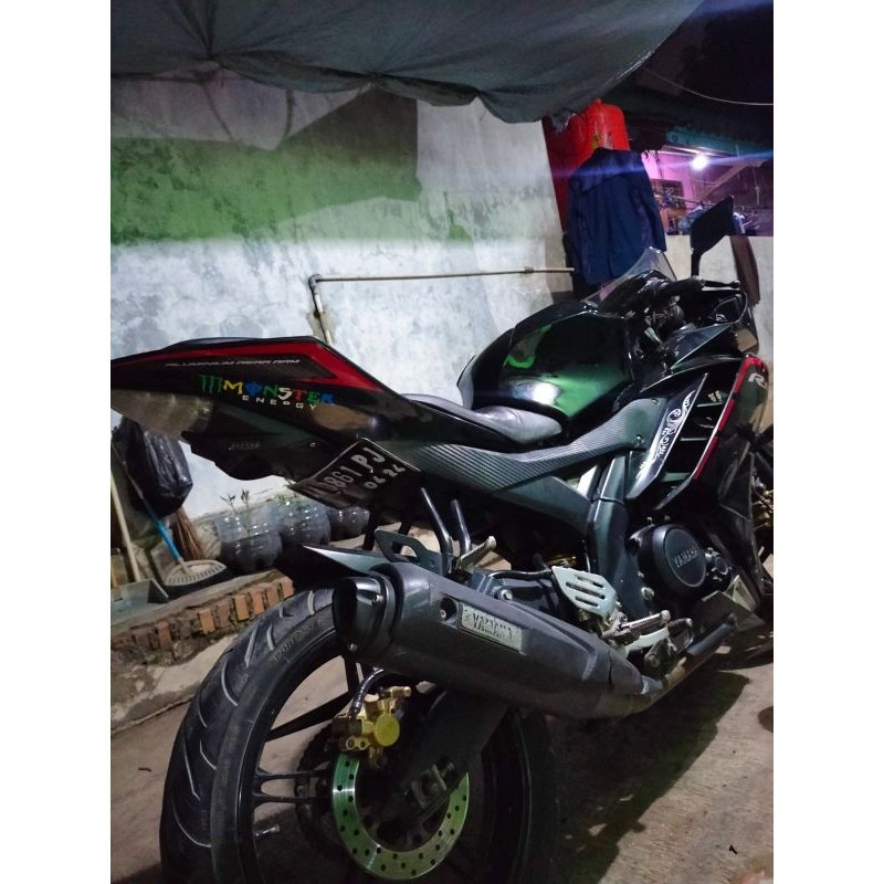 fender undertail Yamaha r15 v2