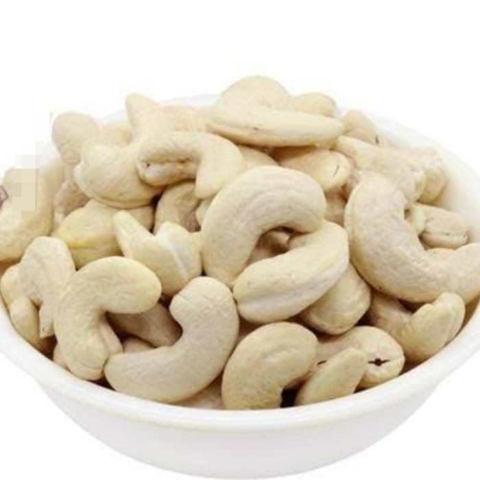 

Kacang Mede/Mete Jumbo Mentah 1 Kg (Raw Cashew Nut)