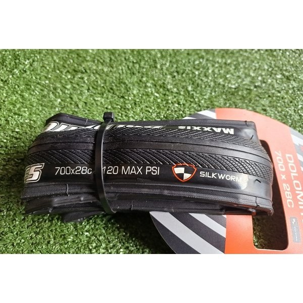 Ban Luar Maxxis Dolomites 700 X 28C