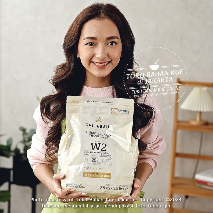 

Cabina Callebaut W2 28% 2,5Kg White Chocolate Coin Couverture Cokelat Baking
