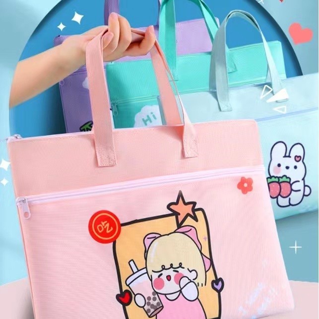 

FREE SHIPPING / READY BALI TAS KURSUS BELAJAR LUCU CUTE CANVAS TOTE BAG MOTIF TAS LES BUKU ANAK KARTUN MULTI FUNGSI NOTEBOOK WATERPROOF STATIONERY BAG TAS SEKOLAH MURAH A4