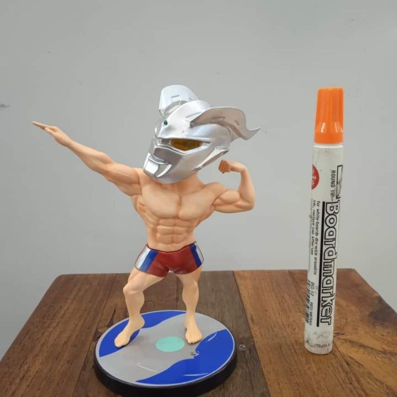 mainan action figure muscle man kamen rider ultraman tiga cosplaytinggi sekitar barang 7 inchStatue
