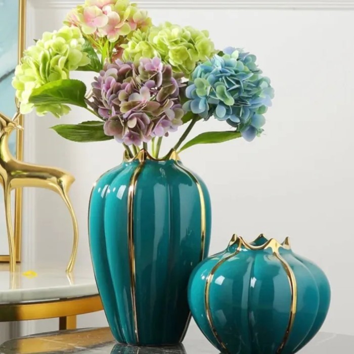 Vas Bunga / Vas Bunga Keramik/ Vas Bunga Import China/ Pajangan Ruang