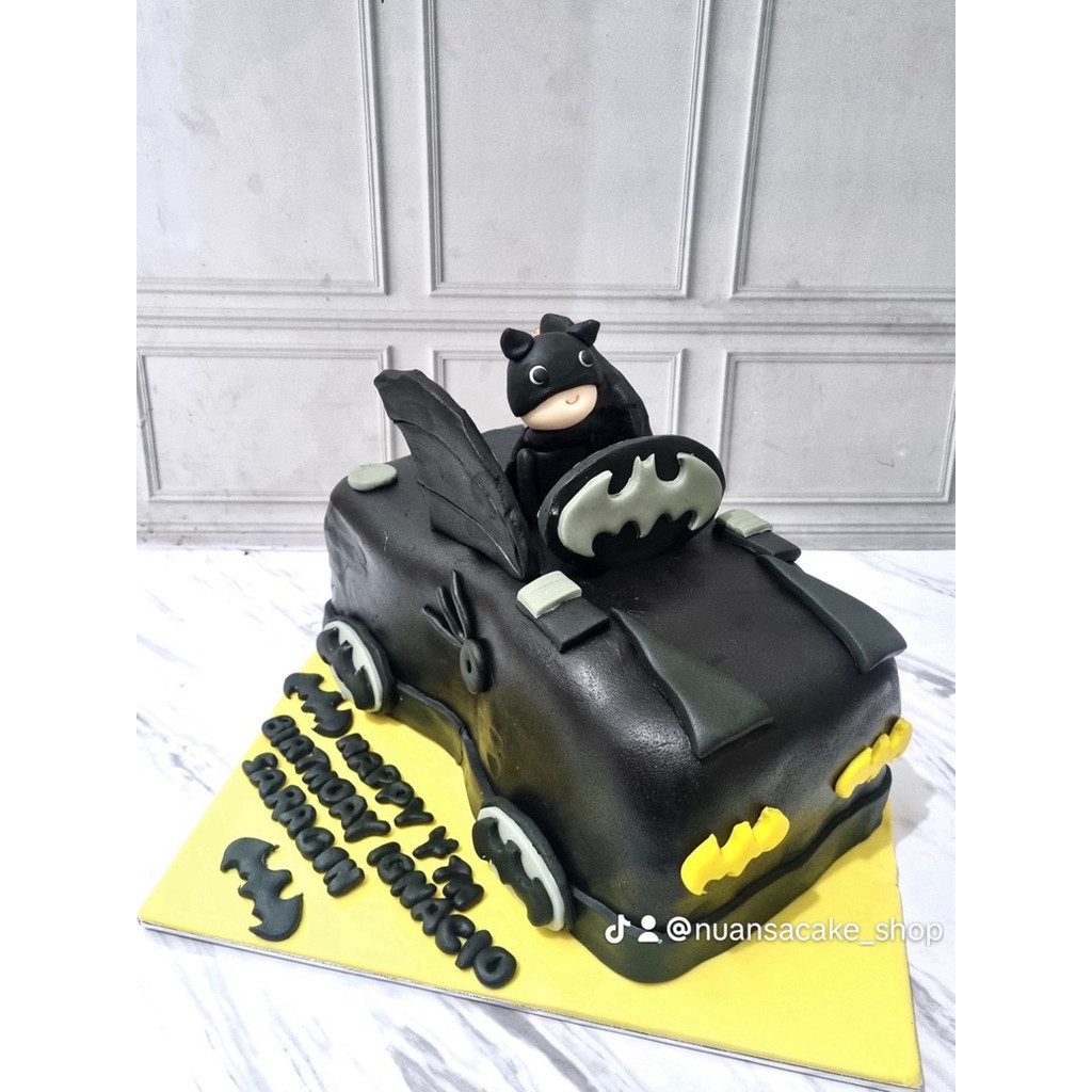 

custom cake black
