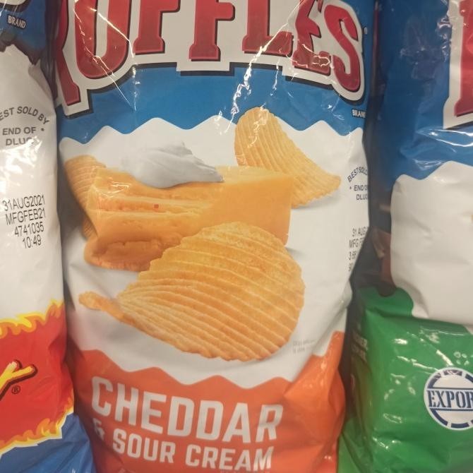 

BIG SALE RUFFLES CHEDDAR SOUR CREAM 6,5OZ !!!!!