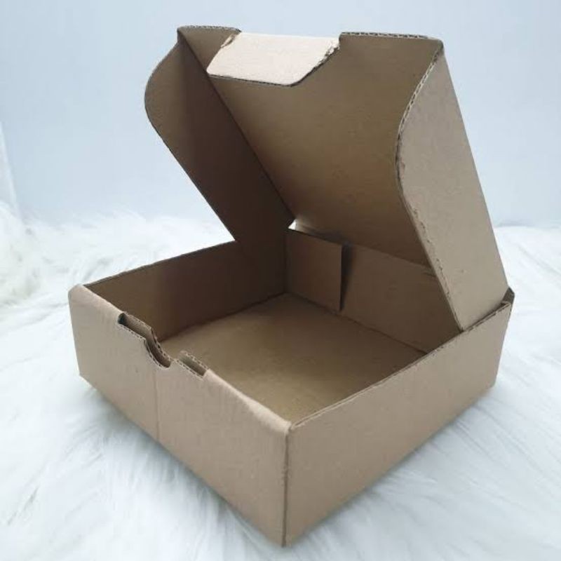 

kardus packing ukuran 8x8x3cm