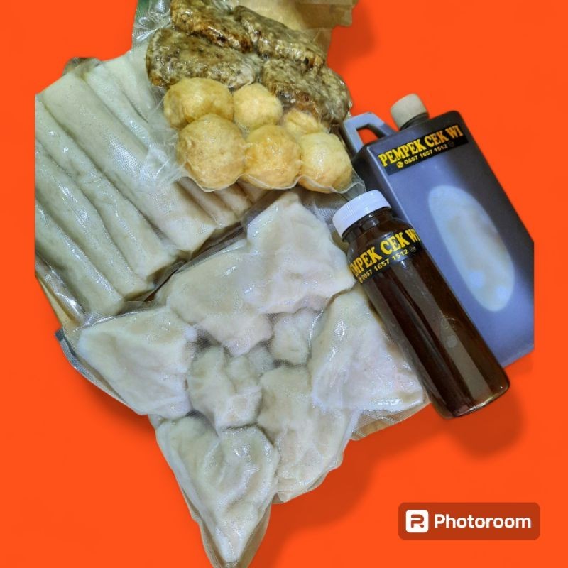 

Pempek Palembang Lenjer Besar 10 Pcs + Cuko 250ml -Vacum Frozen - PEMPEK CEKWI