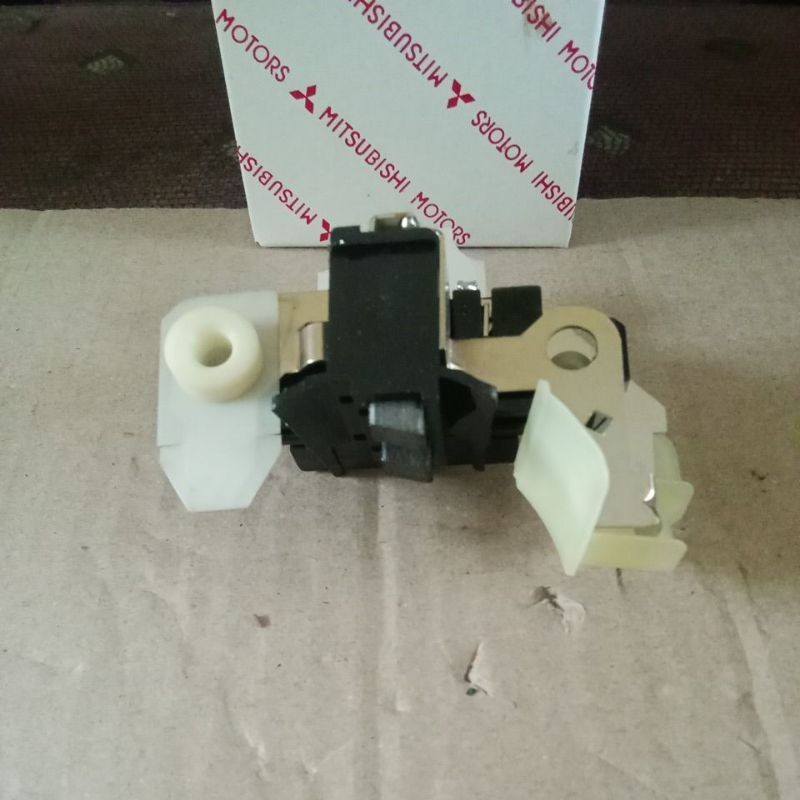 IC Regulator altenator Mitsubishi L300