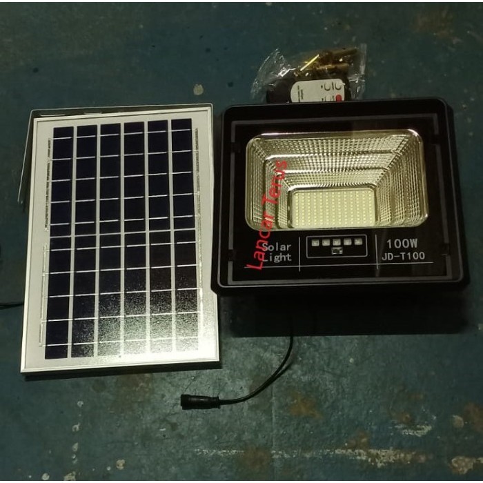 Led Sorot 100W Solar Cell Panel Surya Floodlight Lampu Tembak 100 Watt Ori