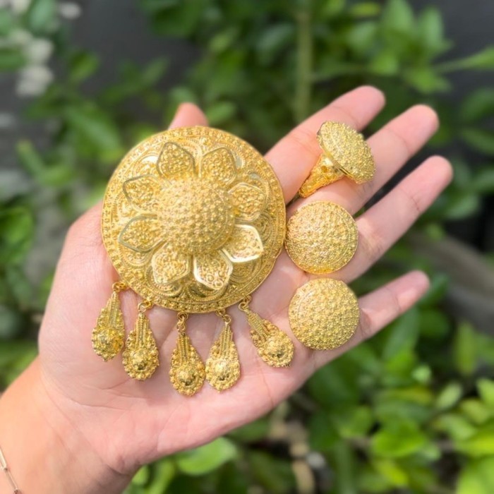 favorit] Bros Bulat Sawitri Alpaka Kebaya Bali