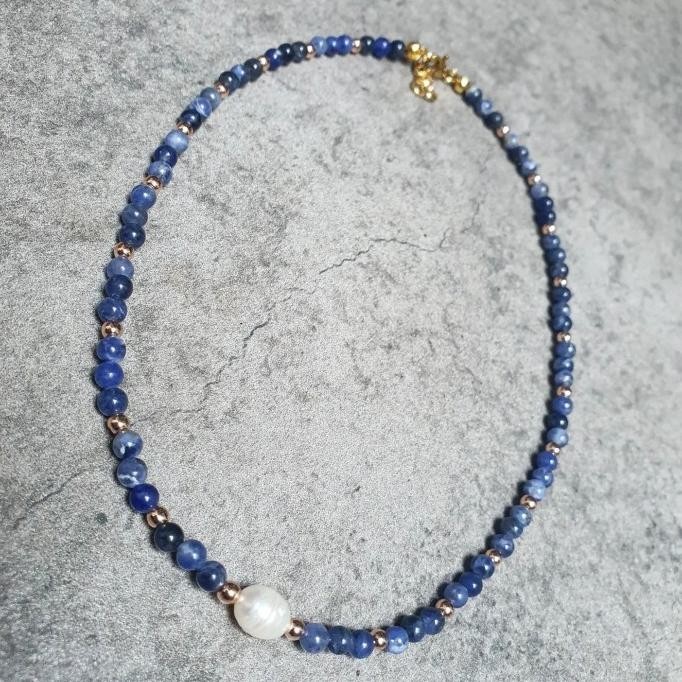 Sodalite and Pearl Necklace / Kalung Batu Sodalite