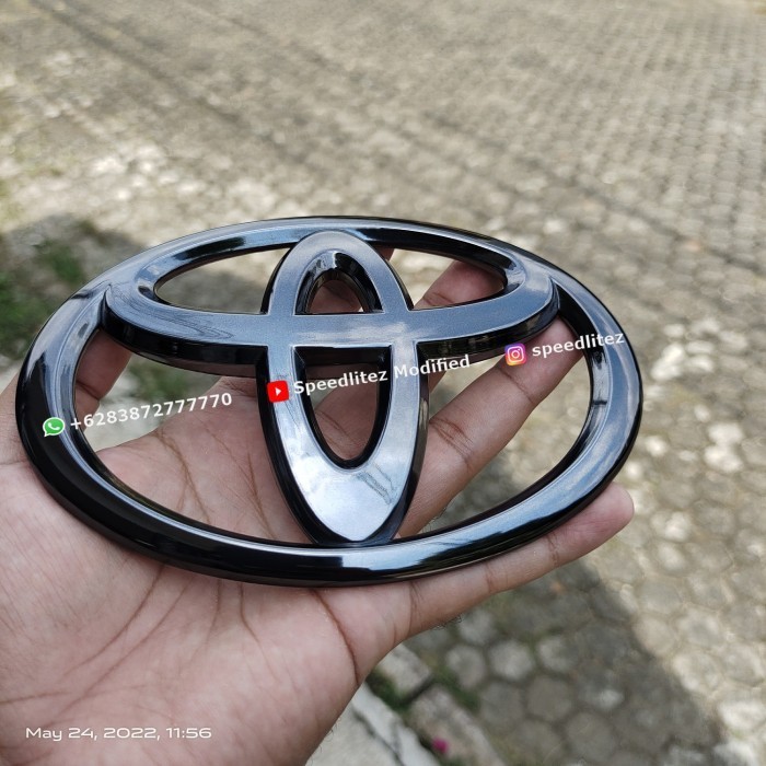 Jasa Black Chrome Logo Belakang Alphard Gen 1 Original - High Gloss