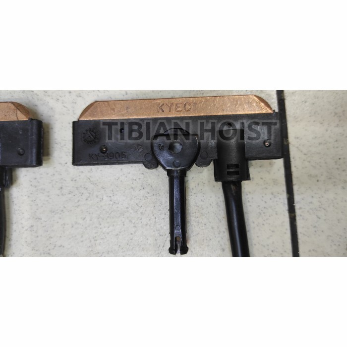 COLLECTOR SHOE KYEC 60AMPER FOR HOIST CRANE - KY 3906