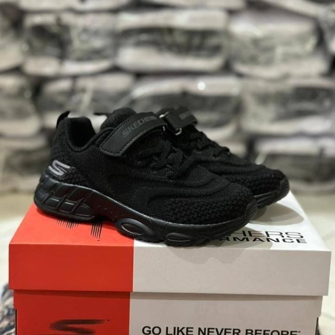 Sepatu Anak Sekolah Skechers Hitam Polos Anak Laki-laki dan Perempuan