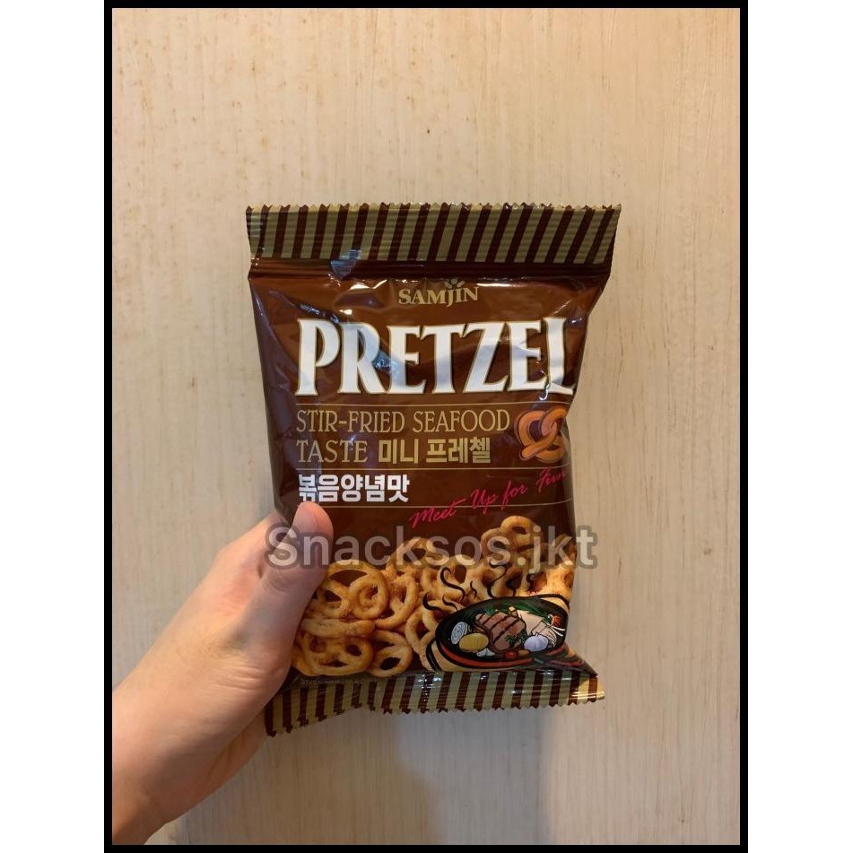 

Samjin Pretzel Cheddar Cheese Taste / Spicy Beef / Stir-Fried Seafood