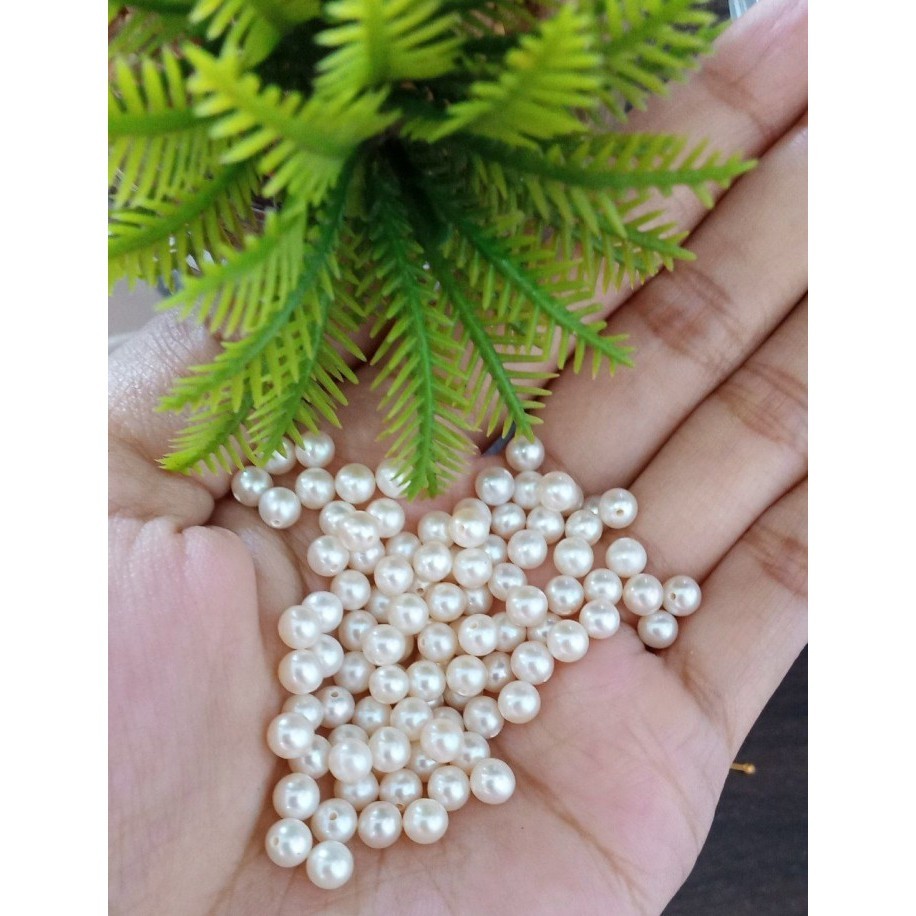 

paling diminati] FWPR45WLTT FRESHWATER PEARL 4-5MM WHITE LUBANG 1 TAK TEMBUS