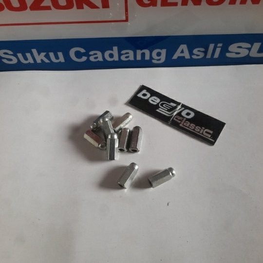 mur baut cylinder head kop YAMAHA V75 V 75 NOS JAPAN QUALITY