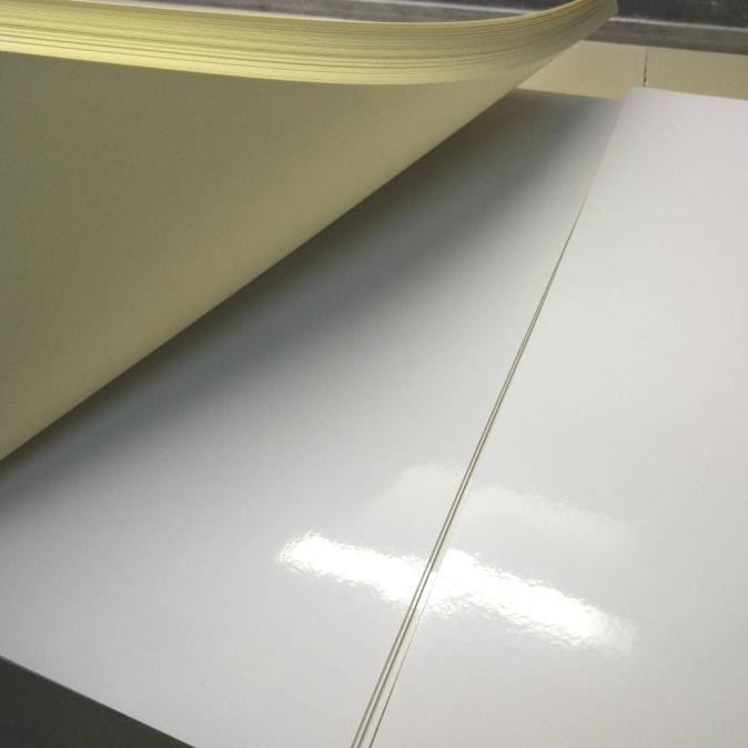 

Kertas Sticker Chromo/Glossy Ukuran A4 Isi 500 Lembar