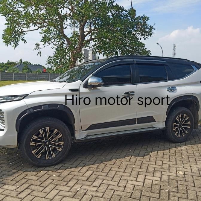 Over Fender Pajero Rockford 2021