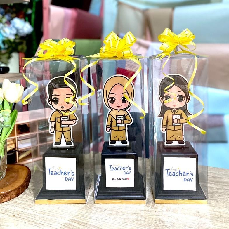 CR - PIALA GURU  PIALA KARAKTER GURU, HARI GURU, HADIAH/ kado hari guru / piala kado guru / piala ak