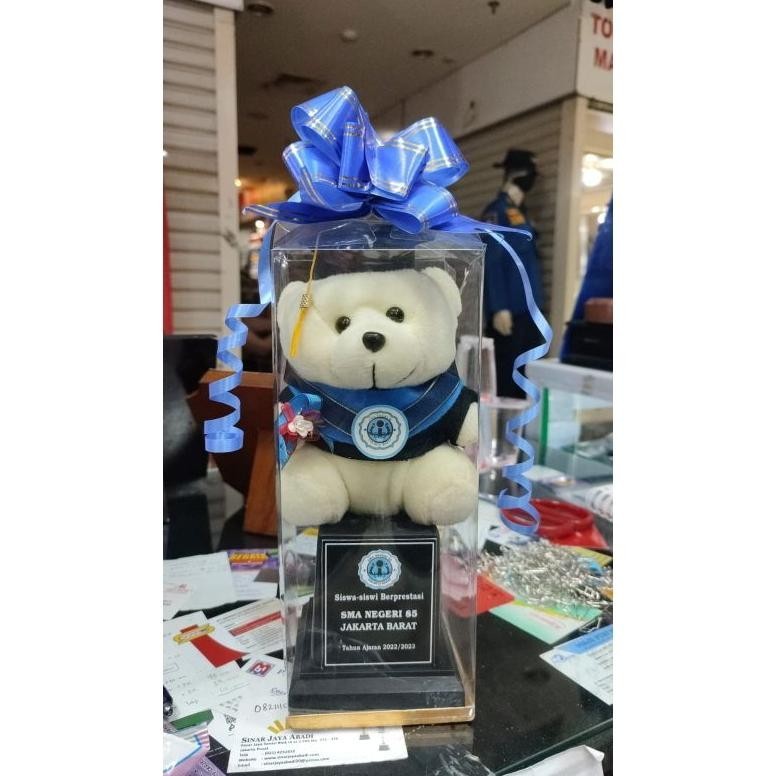 CR - BONEKA WISUDA / PIALA BONEKA TERLARIS