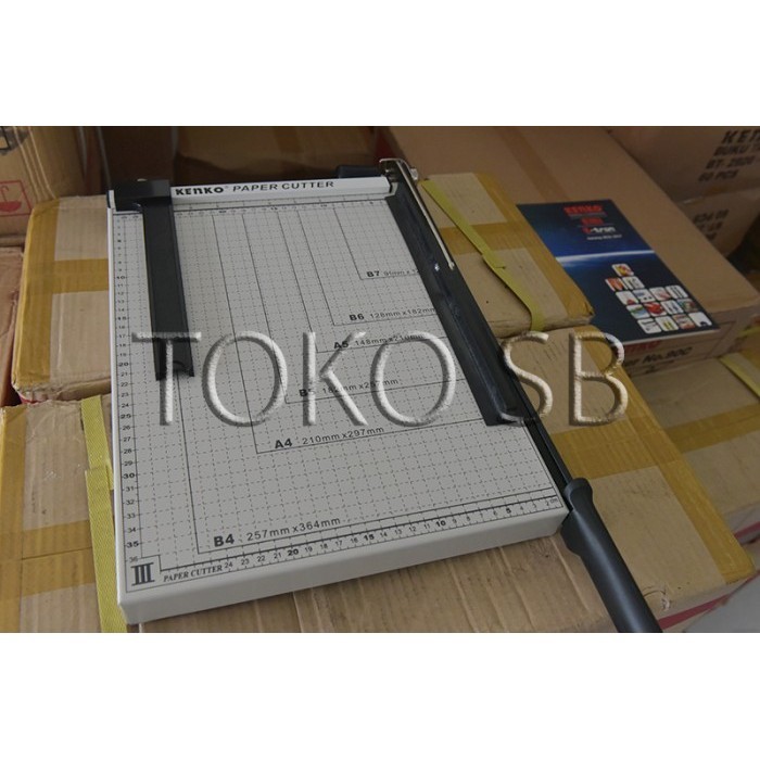 

Terlaris PEMOTONG KERTAS / PAPER TRIMMER / PAPER CUTTER B4 KENKO SALE