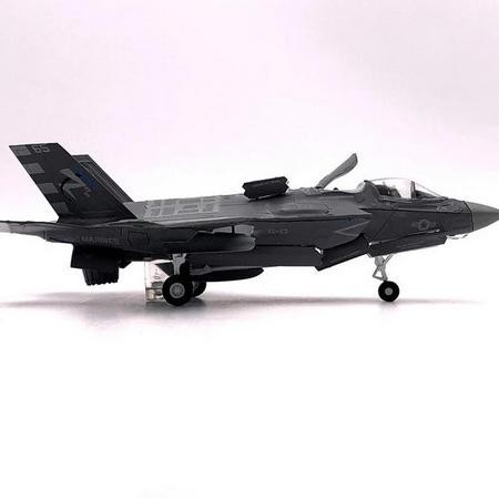 Mainan Miniatur Pesawat Tempur F 35 Diecast 22Cm Bahan Alloy
