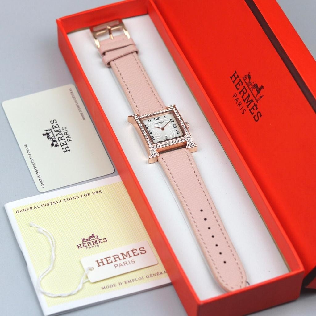 TERBARU  JAM TANGAN WANITA STRAP KULIT FREE BOX,KARTU,DAN BATERAI CADANGAN YG LG TRENDING DAN ELEGAN