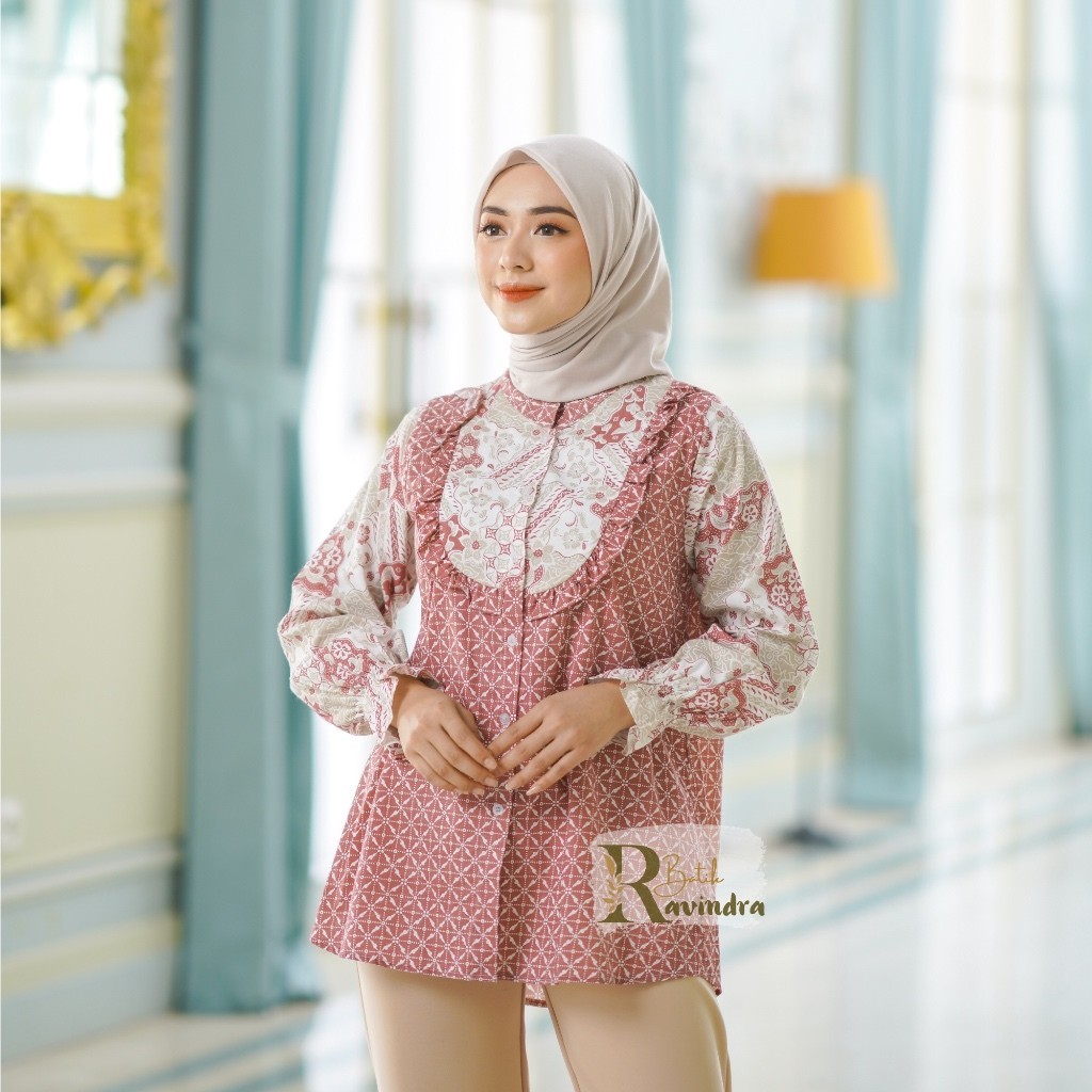 Kemeja Batik Wanita // Blouse Batik Mega Mendung