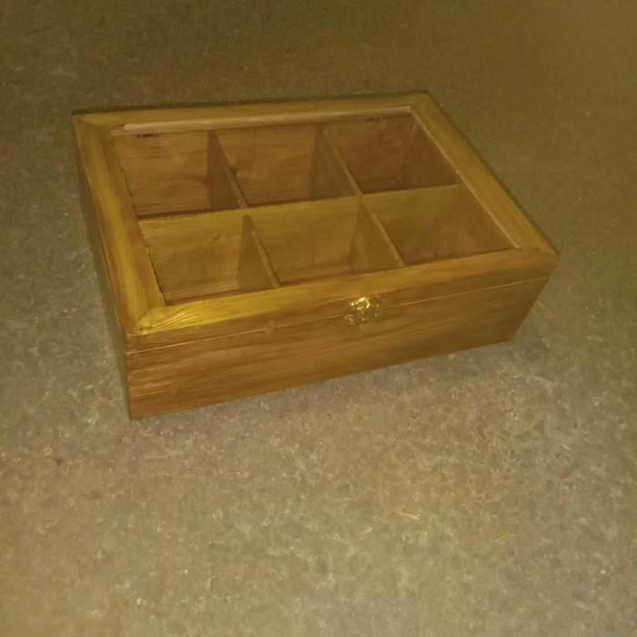 

Kotak Kayu / Wooden dengan sekat Tutup akrilik