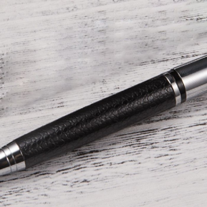 

Arom Pulpen Putar Tinta Hitam 0.5Mm Bahan Metal + Kulit Untuk Hadiah