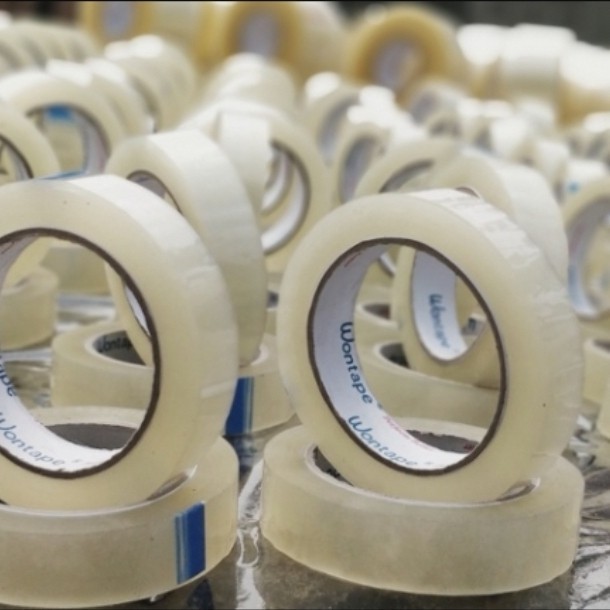 

SOLATIP 1 INCH / ISOLASI 24 MM / INDO TAPE / 1 DUS 144 ROLL