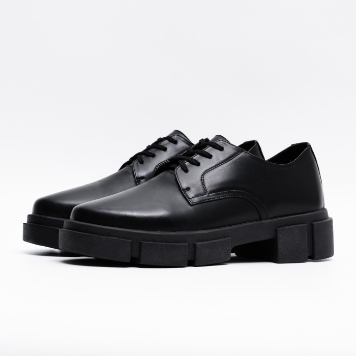 Heiden Heritage [Hrtg] - Titan Derby - Triple Black Sepatu Pria