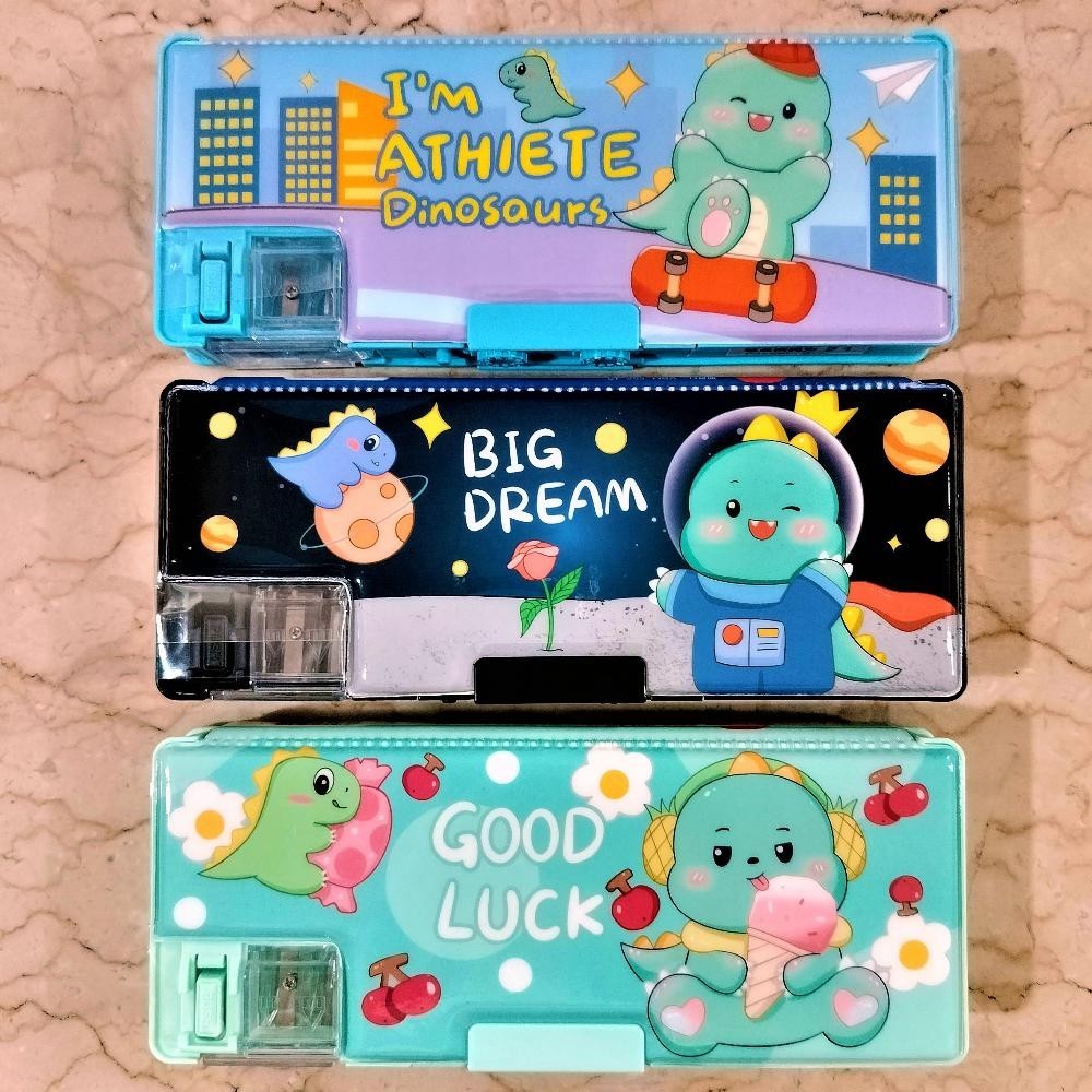 

Kotak Pensil Magnet 2 Sisi + Rautan Pensil XPM-599-19 / Tempat Pensil / Pencil Case / Boks Pensil / Box Pen / Tepak Pensil