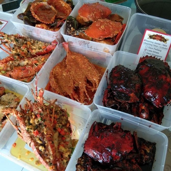 

Kepiting telur lobster saus padang lada hitam seafood siap saji H85S