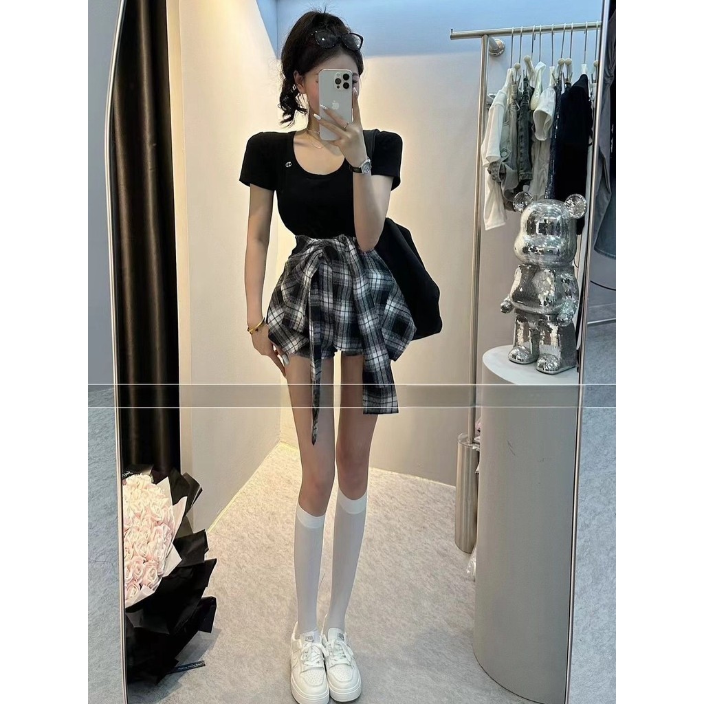 South Korea Dongdaemun Suit Pure Desire Slimming All-MatchingTT-shirt Design Irregular Tartan Skirt