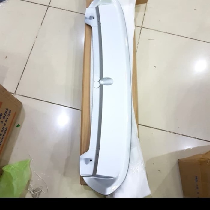 Spoiler Mobil Ignis / Spoiler Suzuki Ignis Silver