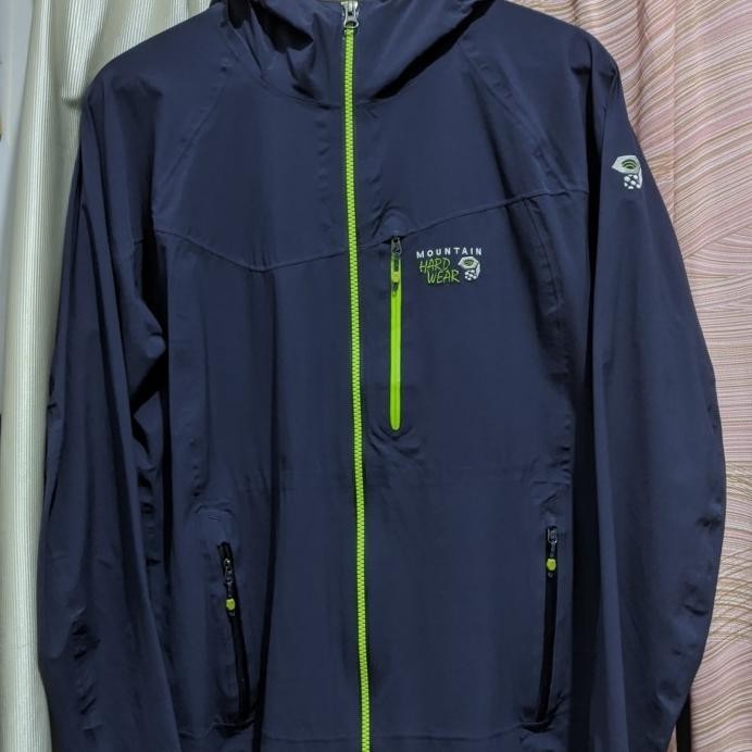 JAKET MOUNTAIN HARDWEAR