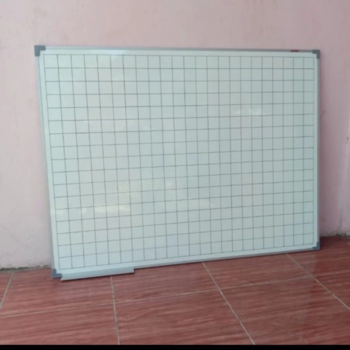 

Whiteboard magnetic kotak kotak 90x120 cm
