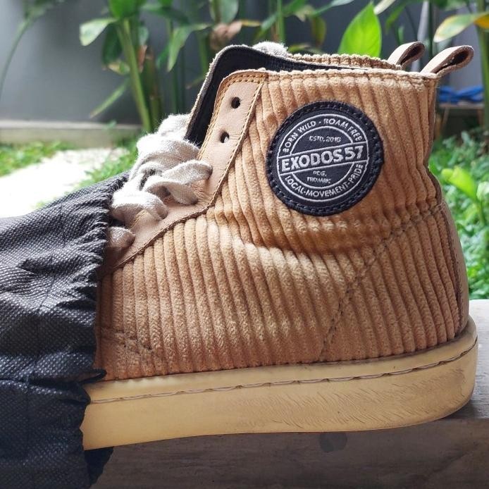 SEPATU EXODUS 57 CORDUROY