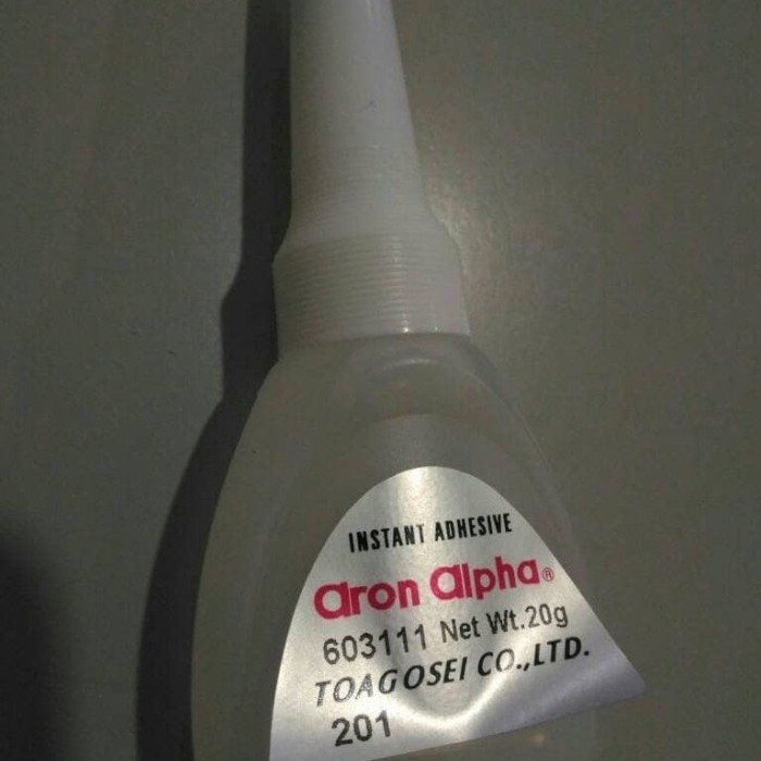 

Lem Aron Alpha Kemasan 20 Gram