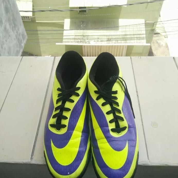 SEPATU BOLA FUTSAL NIKE HYPERVENOM TF